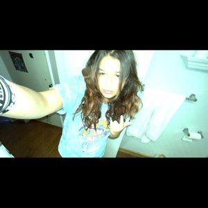 Meet your Posher, Mia